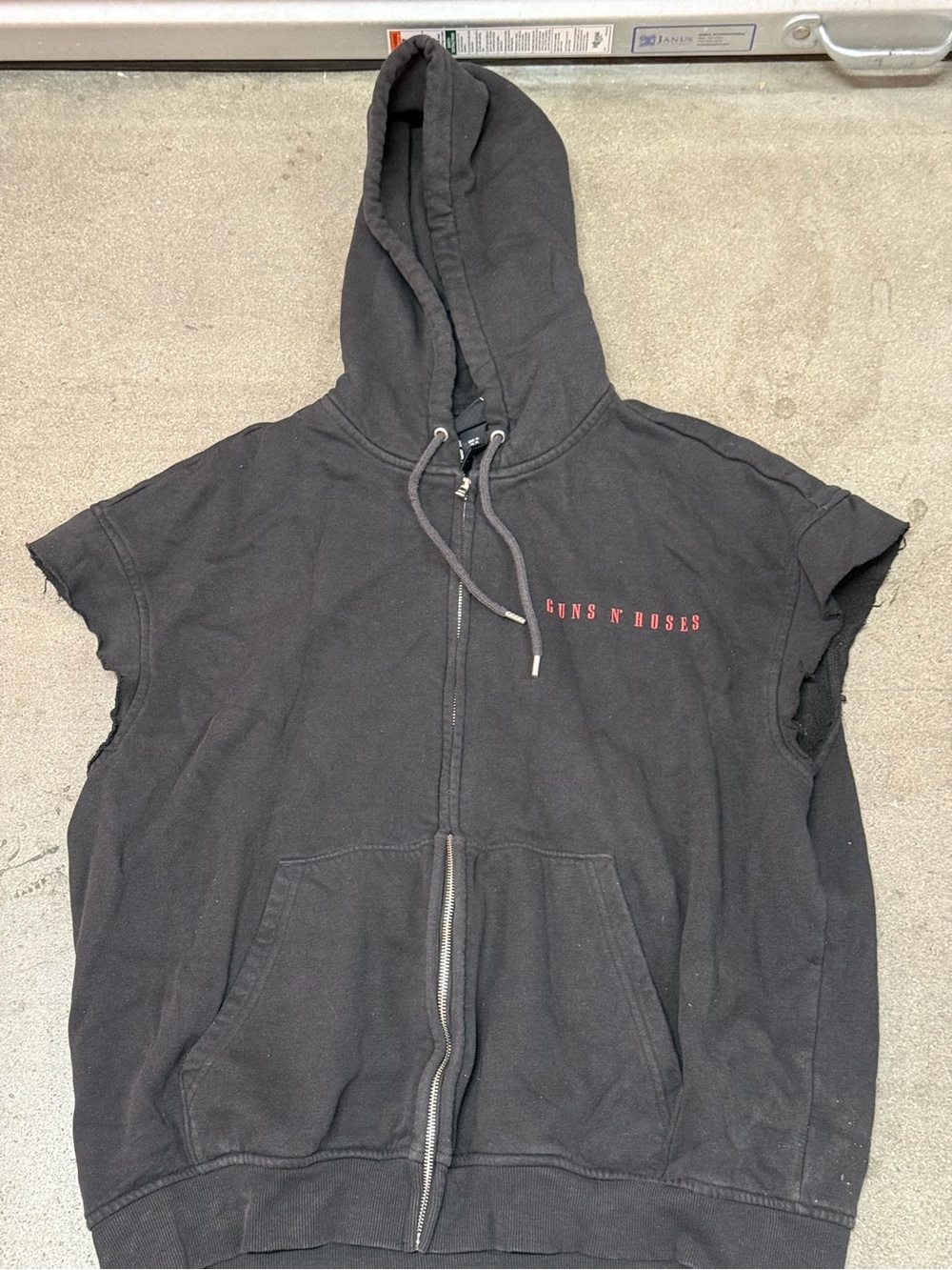 Black Sleeveless Zip Hoodie - Guns N Roses Logo